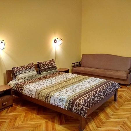 Apartment On Virmens'Ka Street Lviv Exterior photo